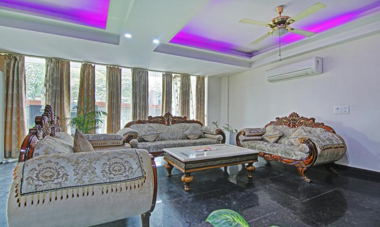 Itsy Hotels Nyra Ґурґаон Екстер'єр фото